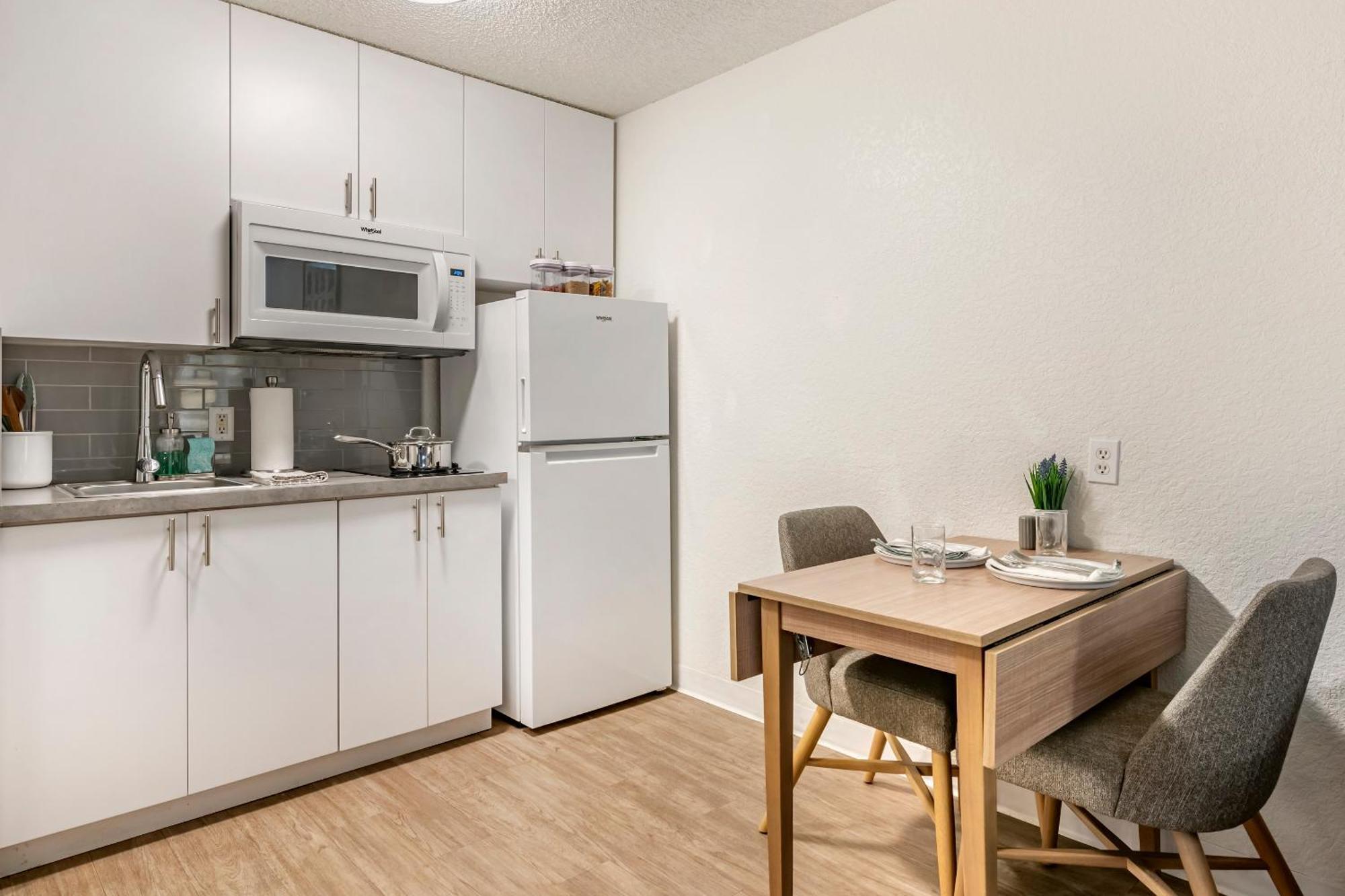 Motel Intown Extended Nc - Airport 2*